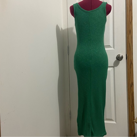 Forever 21 women green sleeveless stretch knit pullover dress. Size M. Used. - Picture 4 of 9